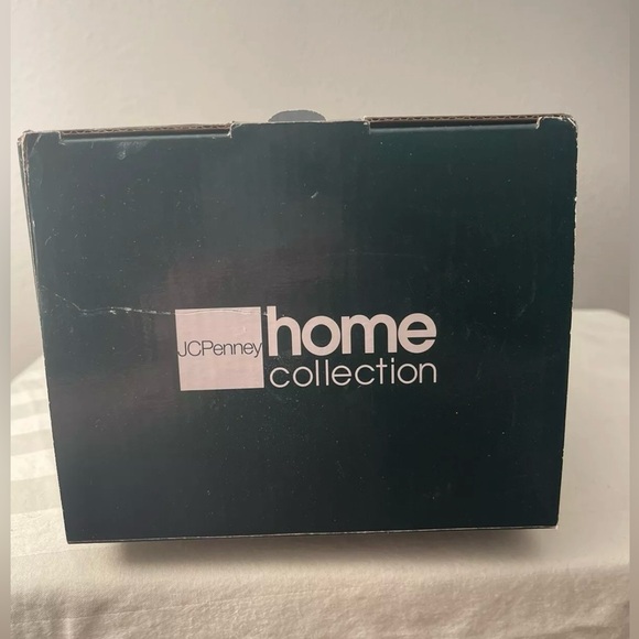 King of The Grill Wooden Nutcracker 15" Hot Dogs, Grill Tools, Apron, Chef Hat - Picture 3 of 6